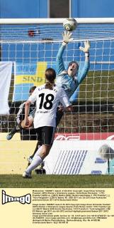 Fussball, UEFA Women s Champions League, Viertelfinale, Rückspiel, 1. FFC Frankfurt (GER) vs. LDB FC Malmö (SWE), Kerstin Garefrekes (1. FFC Frankfurt, L), Thora Helgadottir (LDB FC Malmö, R)