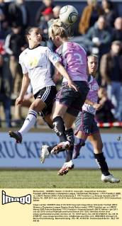 Fussball, UEFA Women s Champions League, Viertelfinale, Rückspiel, 1. FFC Frankfurt (GER) vs. LDB FC Malmö (SWE), Fatmire Bajramaj (1. FFC Frankfurt, L), Amanda Ilestedt (LDB FC Malmö, R)