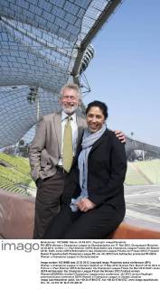 PK UEFA Women s Champions League im Olympiastadion am 17. Mai 2012, Olympiapark München, 23.03.2012 Im Bild: v.l. Paul Breitner (UEFA Botschafter des Champions League Finales der Männer 2012), Steffi Jones (UEFA Botschafterin des Champions League Finales der Frauen 2012)