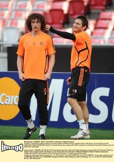 Football - Champions league. Chelsea training at Benfica Stadium Frank Lampard jokes with David Luiz by pulling his hair. 26 03 2012 