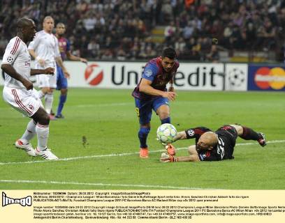 Db Milano 28 03 2012 - Champions League Milan-Barcelona foto Daniele Buffa Image Sport nella foto: Alexis Sanchez-Christian Abbiati fallo da rigore 