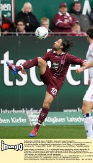 Fußball Bundesliga, 28.Spieltag, 1.FC Kaiserslautern - Hamburger SV am Samstag (31.03.2012) im Fritz-Walter-Stadion in Kaiserslautern.Kaiserslauterns Olcay Sahan. 1.FC Kaiserslautern - Hamburger SV