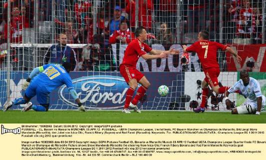 FUSSBALL - CL, Bayern vs Marseille MÜNCHEN, 03.APR.12 - FUSSBALL - UEFA Champions League, Viertelfinale, FC Bayern München vs Olympique de Marseille. Bild zeigt Steve Mandanda (Marseille), den Jubel von Ivica Olic, Franck Ribery (Bayern) und Rod Fanni (Marseille). Keywords: Tor. 