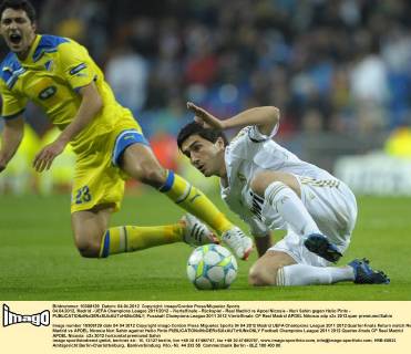 04.04.2012, Madrid - UEFA Champions League 2011 2012 - Viertelfinale - Rückspiel - Real Madrid vs Apoel Nicosia - Nuri Sahin gegen Helio Pinto - 