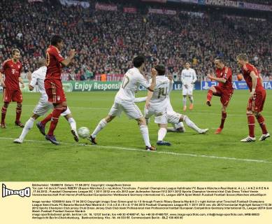 Tor zum 1-0 durch Franck RIBERY (Bayern München,2.v.re),Aktion,Torschuss. Fussball Champions League Halbfinale FC Bayern München-Real Madrid. A L L I A N Z A R E N A ,17.04.2012.