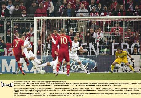 München, 17.04.2012, Allianz Arena Tor zum 1:0 von Franck Ribery (FCB) gegen Torwart Iker Casillas (Real) FC Bayern München - Real Madrid