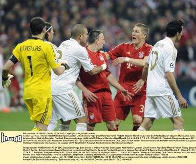 v.li:Iker Casillas,Torwart (Real Madrid),Kleper Laveran Lima Ferreira Pepe (Real Madrid),Franck RIBERY (Bayern München),Bastian SCHWEINSTEIGER (Bayern München),Alvaro Arbeloa (Real Madrid),Rangelei, Fussball Champions League Halbfinale FC Bayern München-Real Madrid. A L L I A N Z A R E N A ,17.04.2012.
