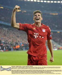 17.04.2012, Fussball Championsleague 2011 2012, Halbfinale Hinspiel, FC Bayern München - Real Madrid, in der Allianz-Arena München. Mario Gomez (München) jubelt..