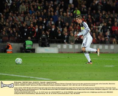 Football - Champions League Semi-Final Second Leg - Barcelona vs. Chelsea Chelsea s Fernando Torres scores their second and winning goal at the Camp Nou, Barcelona 