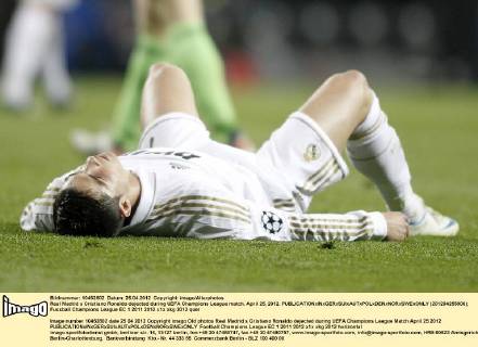 Real Madrid s Cristiano Ronaldo dejected during UEFA Champions League match. April 25, 2012.  (201204255906)