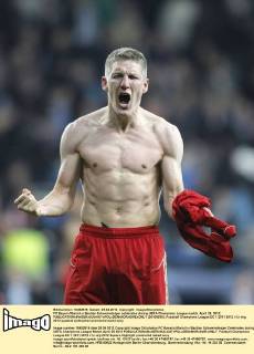 FC Bayern Munich s Bastian Schweinsteiger celebrates during UEFA Champions League match. April 25, 2012.  (20165935)