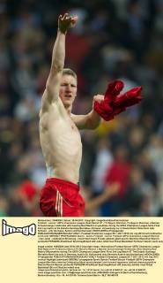 Football - soccer: UEFA Champions League, Real Madrid CF - FC Bayern München, FC Bayern München s Bastian Schweinsteiger celebrates after beating Real Madrid on penalties during the UEFA Champions League Semi-Final 2nd Leg match at the Estadio Santiago Bernabeu. (Hinweis: Verwendung nur in Deutschland, Österreich oder Schweiz - only Germany, Austria and Switzerland) xHOCHxZWEIx xPropagandax 