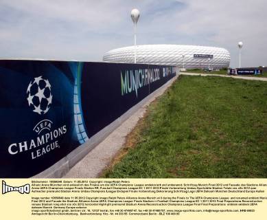 Allianz Arena München wird anlässlich des Finales um die UEFA Champions League umdekoriert und umbenannt; Schriftzug Munich Final 2012 und Fassade des Stadions Allianz Arena UEFA Champions League Finals Stadion RR