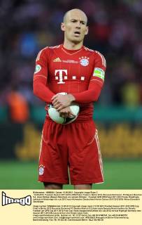 12-05-2012, Fussball, Saison 2011-2012, DFB-Pokal, Finale in Berlin 2012, Borussia Dortmund - FC Bayern München 5-2, Arjen Robben (Bayern München) vor seinem Elfmeter