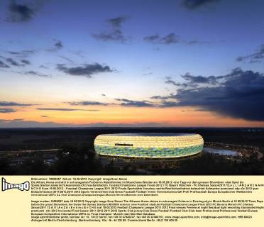 Die Allianz Arena erstrahlt in extravaganten Farben im Abendhimmel im Muenchener Norden am 16.05.2012 -drei Tage vor dem grossen Showdown -dem Spiel der Spiele.Stadion,Uebersicht,Aussenansicht,Fussballstadion. Fussball Champions League Finale 2012 FC Bayern München - FC Chelsea. Saison2011 12,A L L I A N Z A R E N A M U E N C H E N am 19.05.2012.