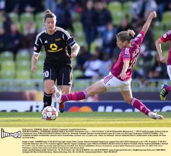 FRAUEN FUSSBALL CHAMPIONS LEAGUE FINALE 2011 2012 Olympique Lyon - 1. FFC Frankfurt 17.05.2012 Dzsenifer Marozsan (li, 1. FFC Frankfurt) gegen Sabrina Viguier (Olympique Lyon) 