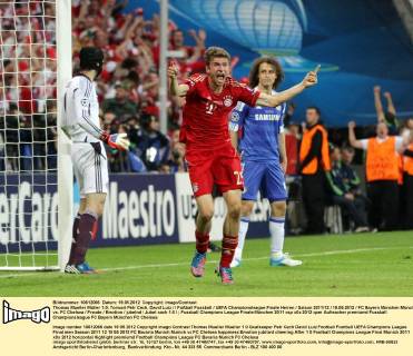 Thomas Mueller Müller 1:0, Torwart Petr Cech, David Luiz Fußball Fussball UEFA Championsleague Finale Herren Saison 2011 12 19.05.2012 FC Bayern München München vs. FC Chelsea Freude Emotion jubelnd Jubel nach 1:0