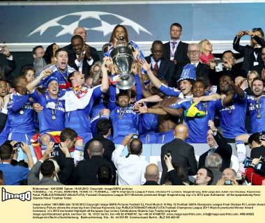 FUSSBALL - CL Finale, MÜNCHEN, 19.MAI.12 - FUSSBALL - UEFA Champions League Finale, Chelsea FC London, Siegerehrung. Bild zeigt den Jubel von Chelsea. Keywords: Pokal. 