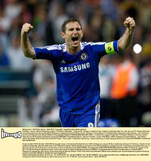 Football - soccer: UEFA Champions League, FC Bayern Muenchen - Chelsea FC, Chelsea s captain Frank Lampard celebrates after his side won over FC Bayern Munchen on penalty shoot-out during the UEFA Champions League Final at the Allianz Arena. (Hinweis: Verwendung nur in Deutschland, Österreich oder Schweiz - only Germany, Austria and Switzerland) xHOCHxZWEIx xPropagandax 