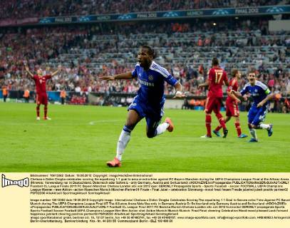 Chelsea s Didier Drogba celebrates scoring the equalising 1-1 goal to secure extra-time against FC Bayern Munchen during the UEFA Champions League Final at the Allianz Arena. (Hinweis: Verwendung nur in Deutschland, Österreich oder Schweiz - only Germany, Austria and Switzerland) xHOCHxZWEIx xPropagandax 