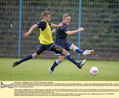 11.07.2012, Fussball Bundesliga Saison 2012 13, Fototermin beim TSV 1860 München an der Grünwalder Strasse, v.l. Liridon Vocaj (1860) gegen Dominik Stahl (1860)