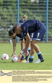 11.07.2012, Fussball Bundesliga Saison 2012 13, Fototermin beim TSV 1860 München an der Grünwalder Strasse, v.l. Grzegorz Wojtkowiak (1860 München) und Guillermo Vallori (1860)