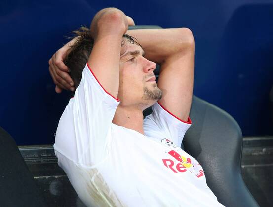 FUSSBALL - CL Quali, SALZBURG,AUSTRIA,24.JUL.12 - FUSSBALL - UEFA Champions League, Qualifikation, Red Bull Salzburg vs F91 Dudelange. Bild zeigt die Enttäuschung von Stefan Ilsanker (RBS). 