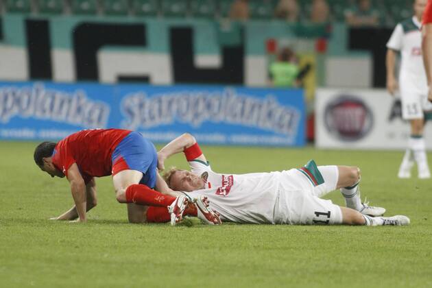 SEBASTIAN MILA (R) WKS SLASK WROCLAW (WHITE) - HELSINGBORG IF (RED-BLUE) THIRD QUALIFYING ROUND CHAMPIONS LEAGUE 01.08.2012, WROCLAW -  120801HER006