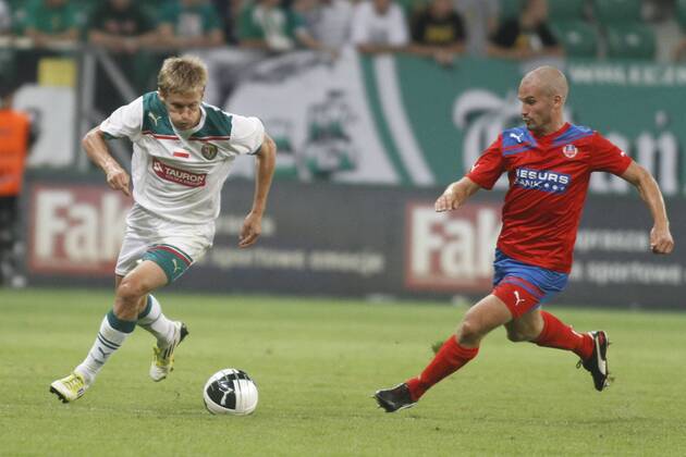SYLWESTER PATEJUK (L) WKS SLASK WROCLAW (WHITE) - HELSINGBORG IF (RED-BLUE) THIRD QUALIFYING ROUND CHAMPIONS LEAGUE 01.08.2012, WROCLAW -  120801HER015