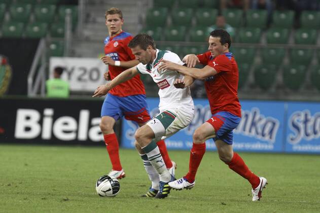 01.08.2012 WROCLAW, STADION MIEJSKI, CITY STADIUM (FOOTBALL, UEFA CHAMPIONS LEAGUE THIRD QUALIFYING ROUND: WKS SLASK WROCLAW - HELSINGBORGS IF; NZ JOHAN VOSKAMP ( C) -  20120801CSKP4024