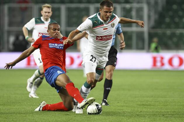 01.08.2012 WROCLAW, STADION MIEJSKI, CITY STADIUM (FOOTBALL, UEFA CHAMPIONS LEAGUE THIRD QUALIFYING ROUND: WKS SLASK WROCLAW - HELSINGBORGS IF; WALID ATTA ( L) LUKASZ GIKIEWICZ ( R) -  20120801CSKP4038