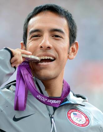 LONDON, Aug. 8, 2012 - Silver medalist Leonel Manzano of USA attends victory ceremony of men s 1500m competition, at London 2012 Olympic Games in London, Britain, on August 8, 2012. (OLY2012)BRITAIN-LONDON-ATHLETICS-MEN S 1500M 