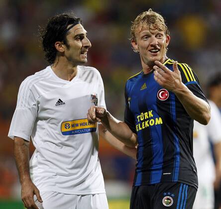 Champions League 3rd qualifying match between SC Vaslui and Fenerbahce Istanbul at the Municipal Ceahlaul Stadium in Piatra Neamt, Romania on 2012 08 08 Pictured: Dirk Kuyt (R) of Fenerbahce. 