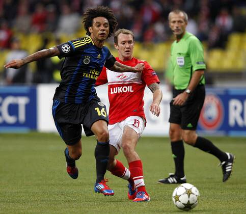 Champions League qualifying match between Spartak Moscow and Fenerbahce Istanbul at Luzhniki Stadium in Moscow, Russia on 2012 08 21 Pictured: Christian Baroni (L) of Fenerbahce and Aiden McGeady (R) of Spartak Moscow. 