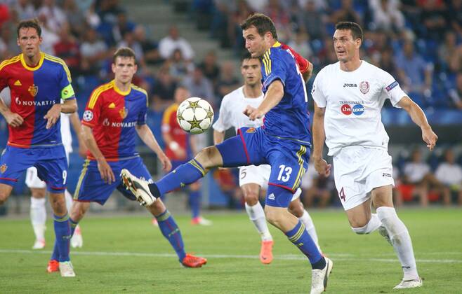 21.08.2012 St Jakob Park Basel , SCHWEIZ , Herren Fussball UEFA Champions League Qualifikation Saison 2012 2013 FC Basel - CFR Cluj 1:2 Alexander Frei (FC Basel) ; Aktion 