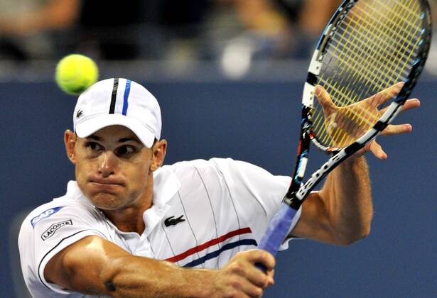 Andy Roddick of the United States returns the ball during the men s singles third round match at the U.S. Open tennis tournament in New York, the United States, Aug. 31, 2012. (Xinhua Wang Lei) US-NEW YORK-TENNIS-US OPEN-MEN S SINGLES-RODDICK 