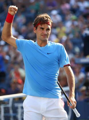 US Open 2012, USTA Billie Jean King National Tennis Center, Flushing Meadows, New York, ITF Grand Slam Tennis Tournament, Roger Federer (SUI) macht die Faust und jubelt nach seinem Sieg,Jubel, Emotion,Einzelbild, Ganzkörper,Hochformat,