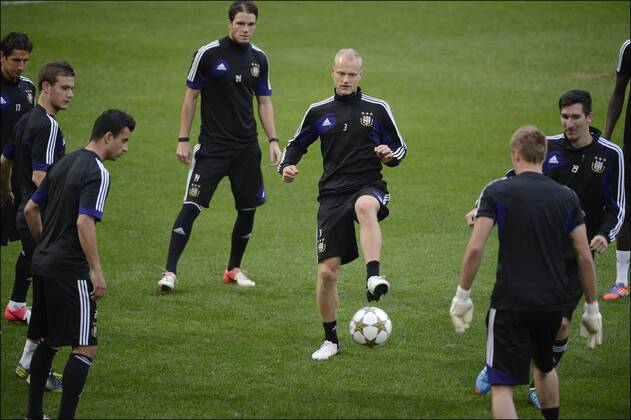 Olivier Deschacht ( Anderlecht ) FOOTBALL : RSC Anderlecht - AC Milan - 17 09 2012 Photonews Panoramic 