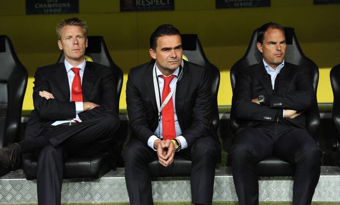 18-09-2012, Fussball, Saison 2012-2013, UEFA Champions League, Gruppenphase, Borussia Dortmund - Ajax Amsterdam, v.re. Trainer Frank de Boer (Ajax Amsterdam), Technischer Direktor Marc Overmars (Ajax Amsterdam) und Co-Trainer Dennis Bergkamp (Ajax Amsterdam)