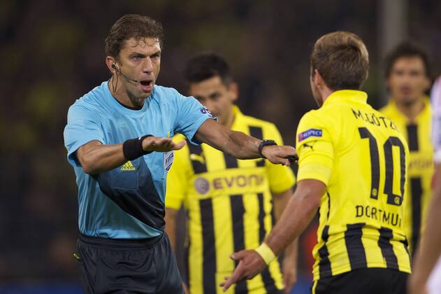 (L-R) referee Paola Tagliavento,Mario Gotze of Borussia Dortmund Borussia Dortmund v Ajax Amsterdam Champions League 2012 2013 xVIxMAURICExVANxSTEENxIVx 1152745