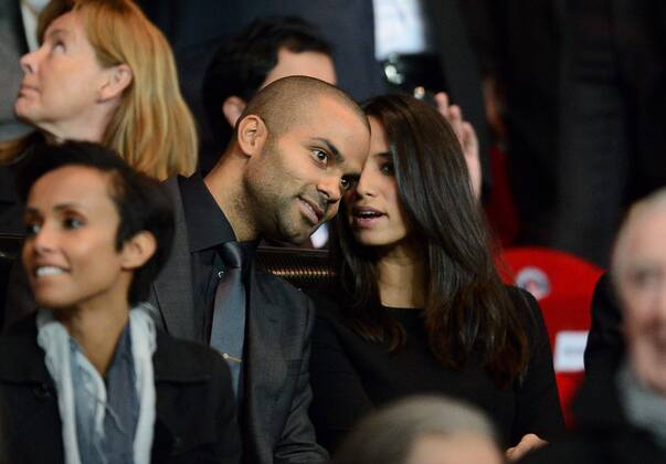 Tony Parker mit seiner Freundin Axelle PSG Paris Saint Germain - Dynamo Kiev - Champions league - 18 09 2012 AnthonyBIBARD FEP Panoramic 