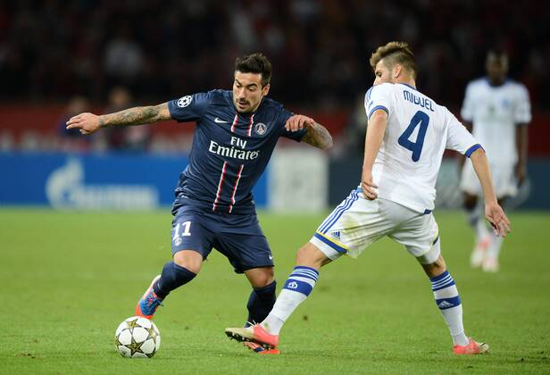 Ezequiel LAVEZZI (psg) - MIGUEL (kie) FOOTBALL : PSG vs Dynamo Kiev - Ligue 1 - 18 09 2012 AnthonyBIBARD FEP Panoramic 
