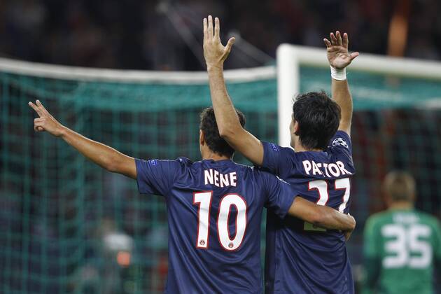 Javier Pastore et Nene (PSG) FOOTBALL : Paris Saint Germain vs Dynamo Kiev - Champions league - 18 09 2012 GwendolineLeGoff Panoramic 