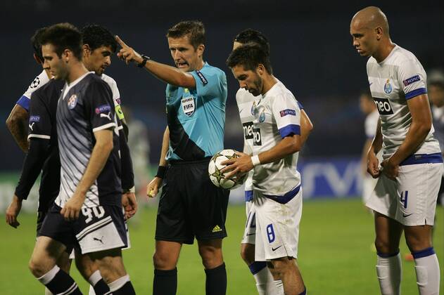 Zagreb, 18.09.2012., Stadion Maksimir - UEFA Champion League 2012 13 season, Group A GNK Dinamo (blue) - FC Porto (white) referee Daniele Orsato (ITA), Duje Cop (90), Joao Moutino (8), Maicon (4)