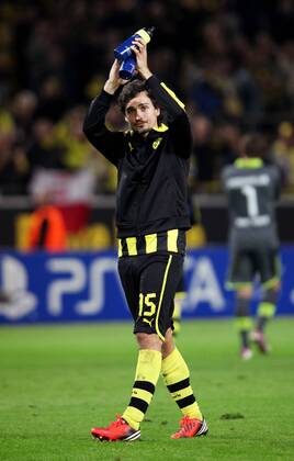 Dortmund Fußball Championsleague Borussia Dortmund - Ajax Amsterdam, Mats Hummels (BVB) verabschiedet sich von den Fans