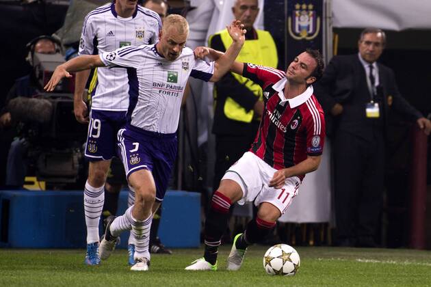 Olivier Deschacht (Anderlecht), Giampaolo Pazzini (Milan), SEPTEMBER 18, 2012 - Football Soccer : UEFA Champions League Group C match between Milan 0-0 RSC Anderlecht at Giuseppe Meazza Stadium (San Siro) in Milano, Italy.  ( ptmb033791)