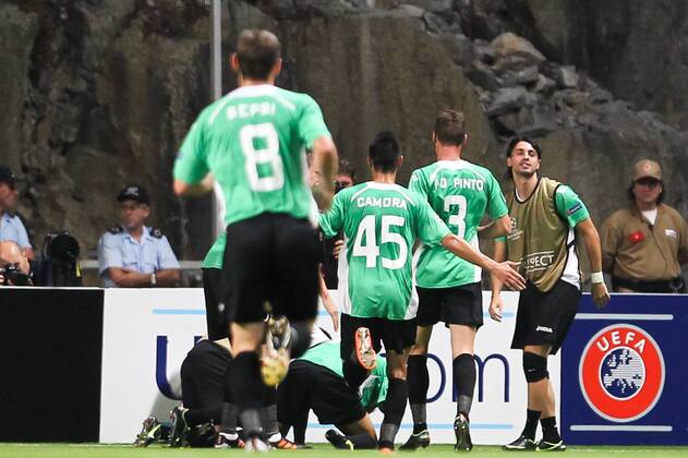 Players of CFR Cluj celebrate the 1-0 goal during the UEFA Champions League, Group H, match against CFR Cluj at AXa Stadium in Braga. 