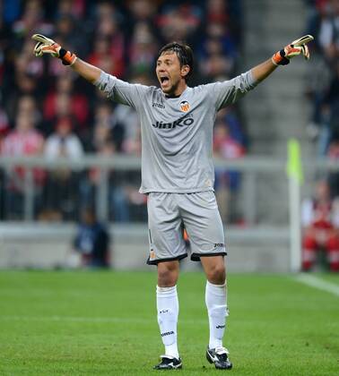 FUSSBALL CHAMPIONS LEAGUE SAISON 2012 2013 GRUPPENPHASE FC Bayern Muenchen - FC Valencia 19.09.2012 Torwart Diego Alves (Valencia CF) 
