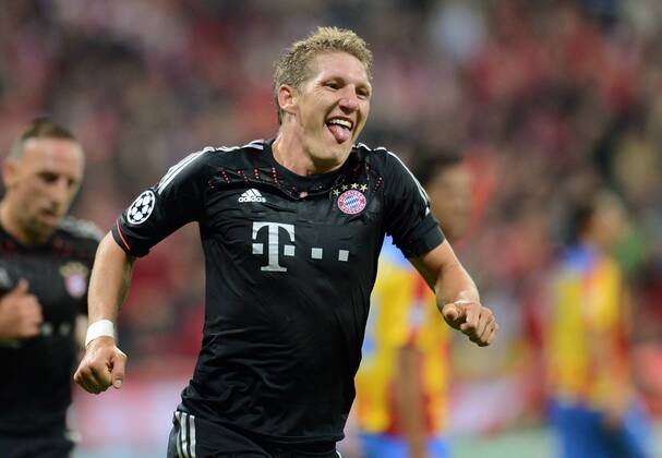 FUSSBALL CHAMPIONS LEAGUE SAISON 2012 2013 GRUPPENPHASE FC Bayern Muenchen - FC Valencia 19.09.2012 Jubel nach dem Tor zum 1:0 durch Bastian Schweinsteiger (FC Bayern Muenchen) 