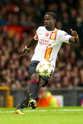 Galatasaray s defender Emmanuel Eboue in action during the group H Manchester United (ManU) - Galatasaray Istanbul xTimxWilliamsx  ActionPlus11331477